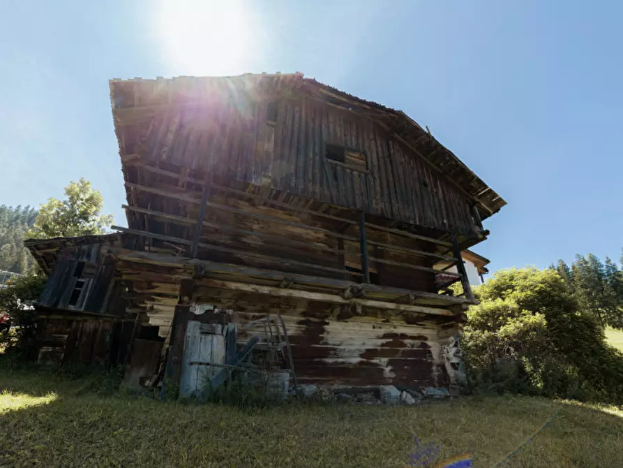 Immagine 11 di Rustico / casale in vendita  a La Valle .Wengen.