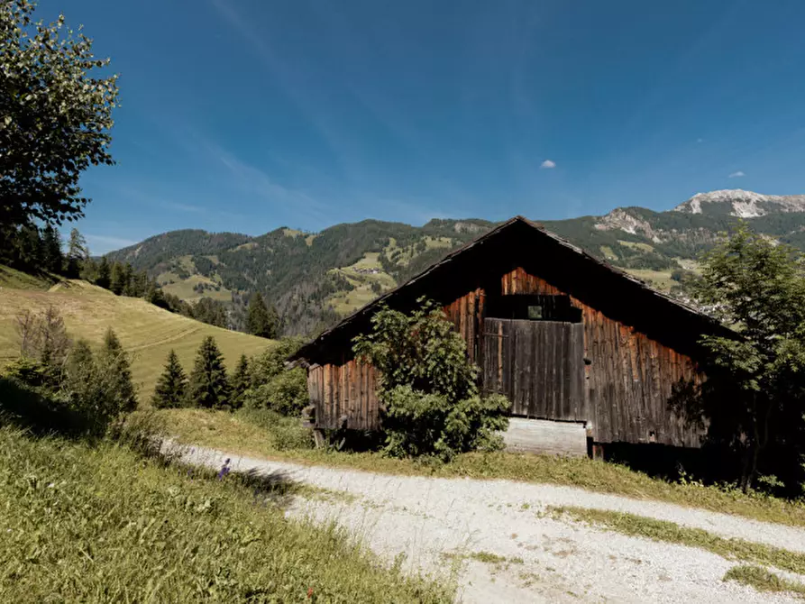 Immagine 16 di Rustico / casale in vendita  a La Valle .Wengen.