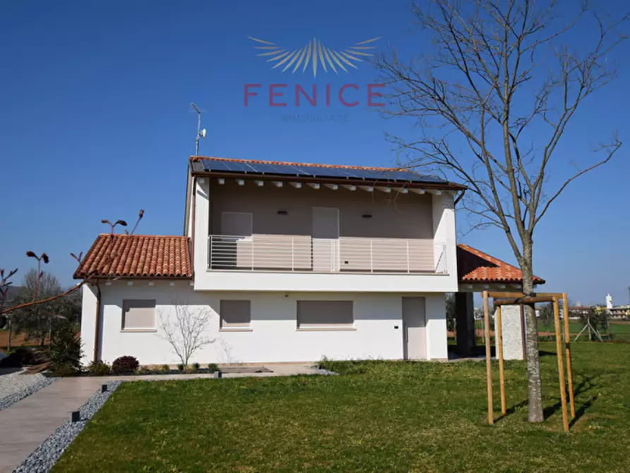 Immagine 2 di Casa indipendente in vendita  in Via Moresca a Caerano Di San Marco