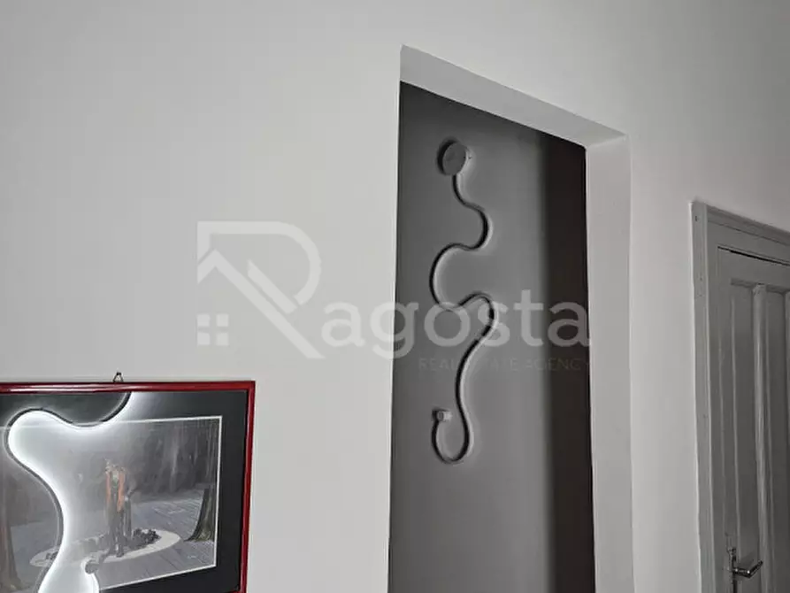 Immagine 2 di Appartamento in vendita  in Via Salvatore De Renzi a Salerno