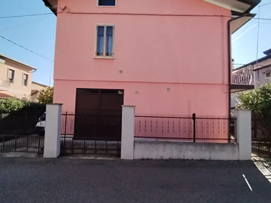 Immagine 3 di Casa indipendente in vendita  a Venezia