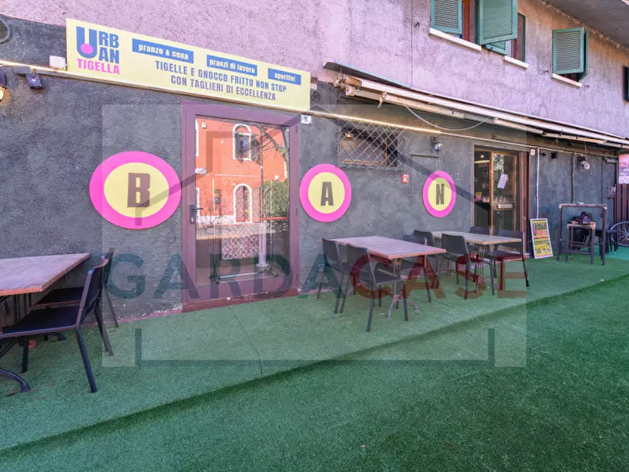 Immagine 3 di Attività commerciale in vendita  a Sirmione