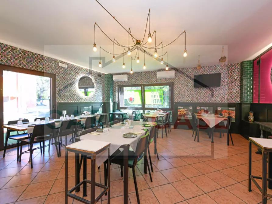 Immagine 9 di Attività commerciale in vendita  a Sirmione