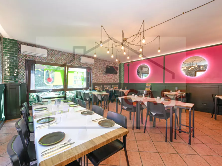 Immagine 11 di Attività commerciale in vendita  a Sirmione