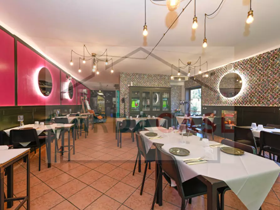 Immagine 13 di Attività commerciale in vendita  a Sirmione