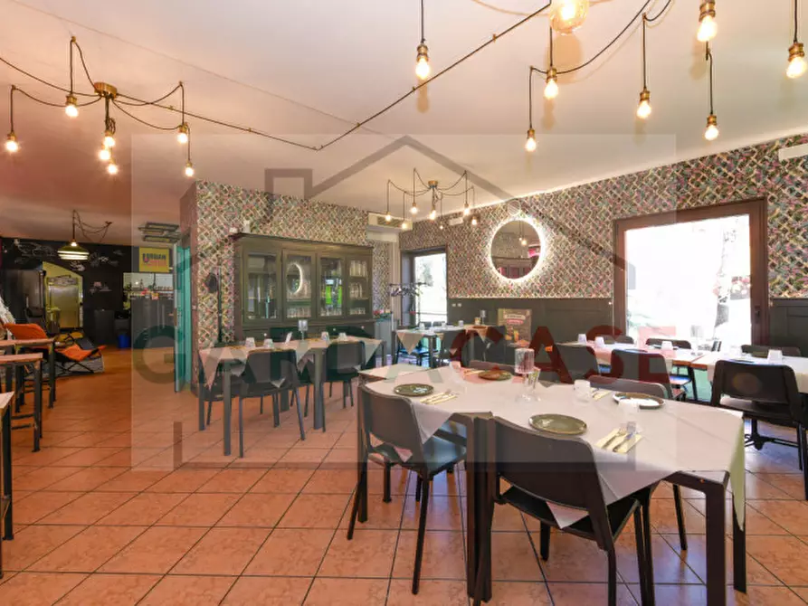 Immagine 14 di Attività commerciale in vendita  a Sirmione