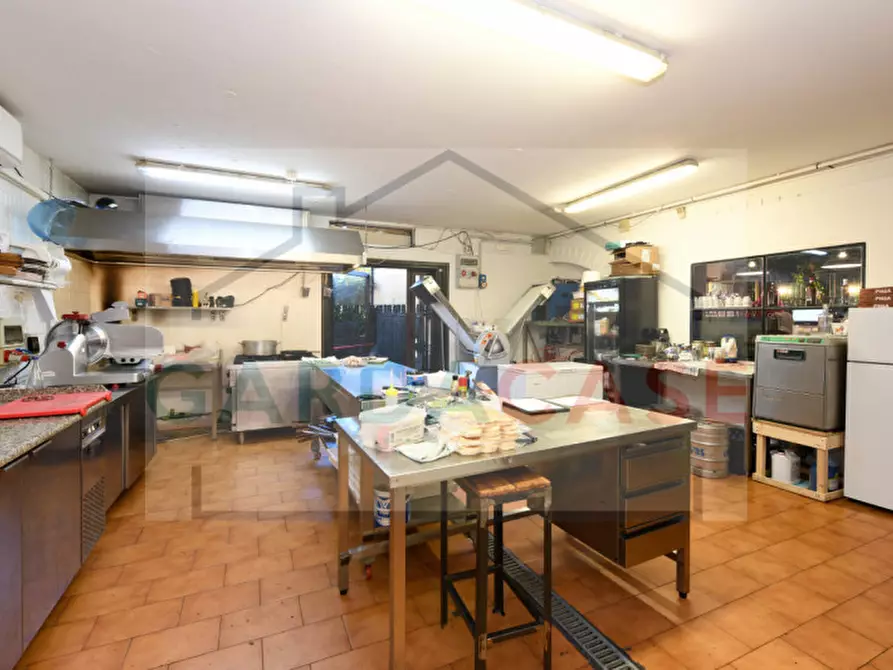 Immagine 16 di Attività commerciale in vendita  a Sirmione