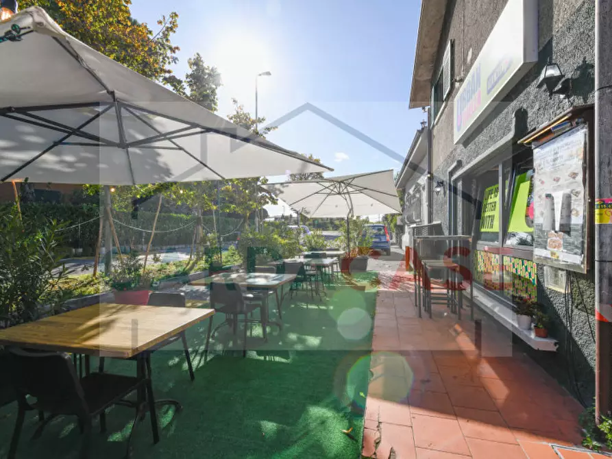 Immagine 18 di Attività commerciale in vendita  a Sirmione