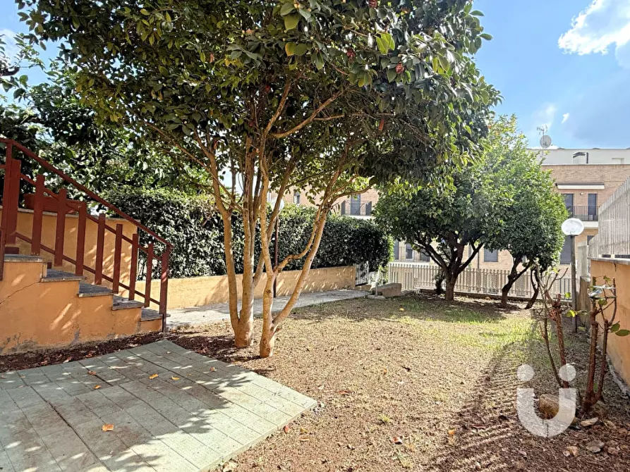 Immagine 3 di Villa in vendita  in Via Acquavivola a Velletri