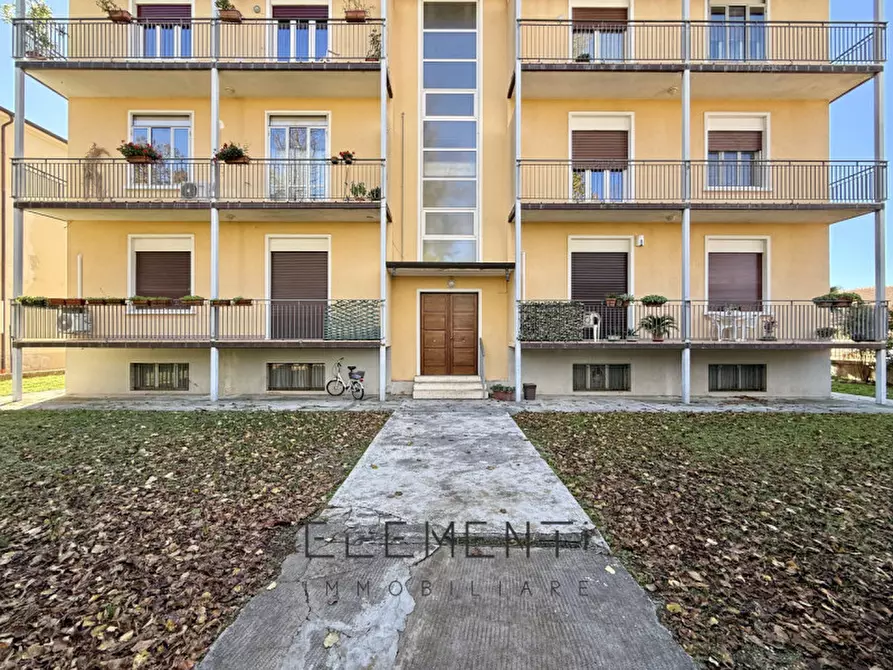 Immagine 1 di Appartamento in vendita  in Viale dei Tigli 45 a Legnago