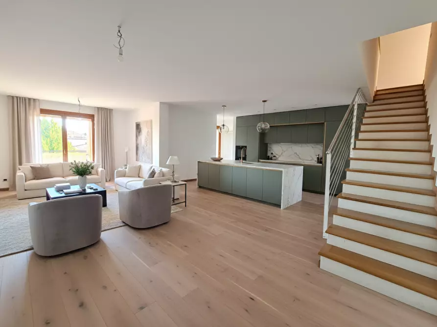 Immagine 2 di Attico in vendita  in Via Roma a Montegrotto Terme