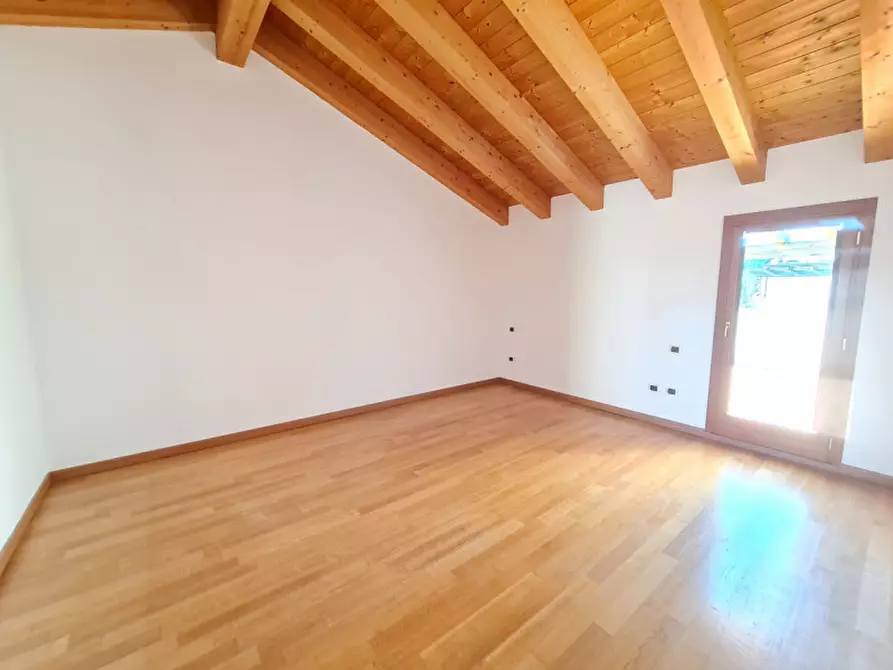 Immagine 9 di Attico in vendita  in Via Roma a Montegrotto Terme