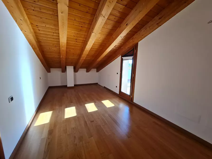 Immagine 13 di Attico in vendita  in Via Roma a Montegrotto Terme