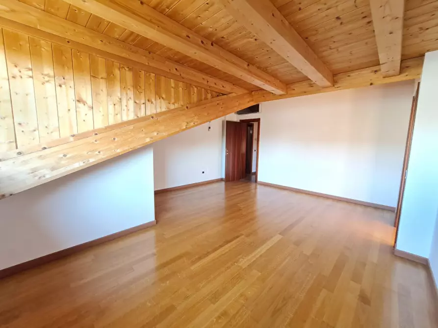 Immagine 25 di Attico in vendita  in Via Roma a Montegrotto Terme