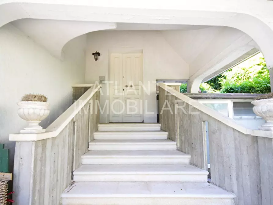 Immagine 1 di Appartamento in vendita  in via paola a Riccione