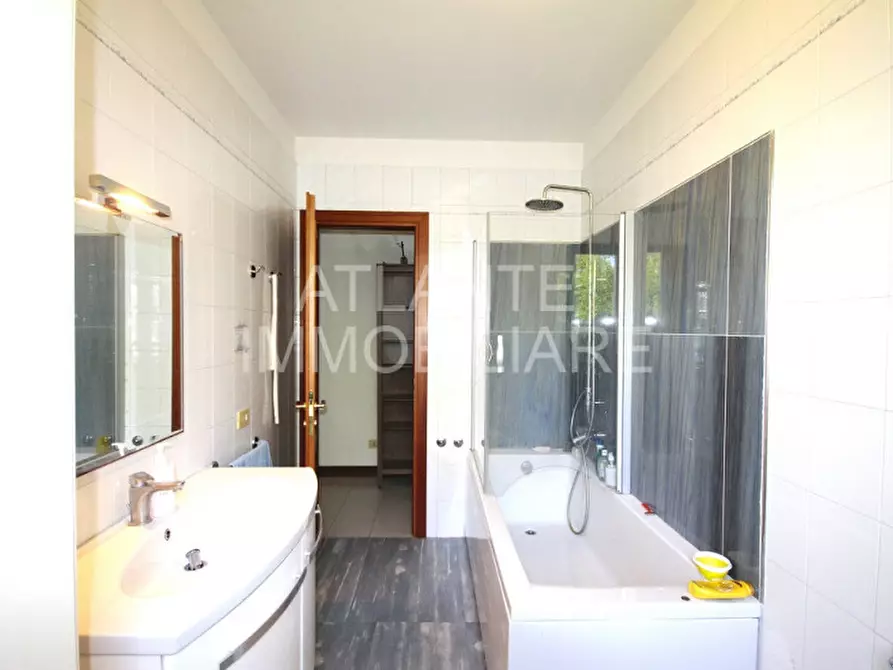 Immagine 14 di Appartamento in vendita  in via paola a Riccione