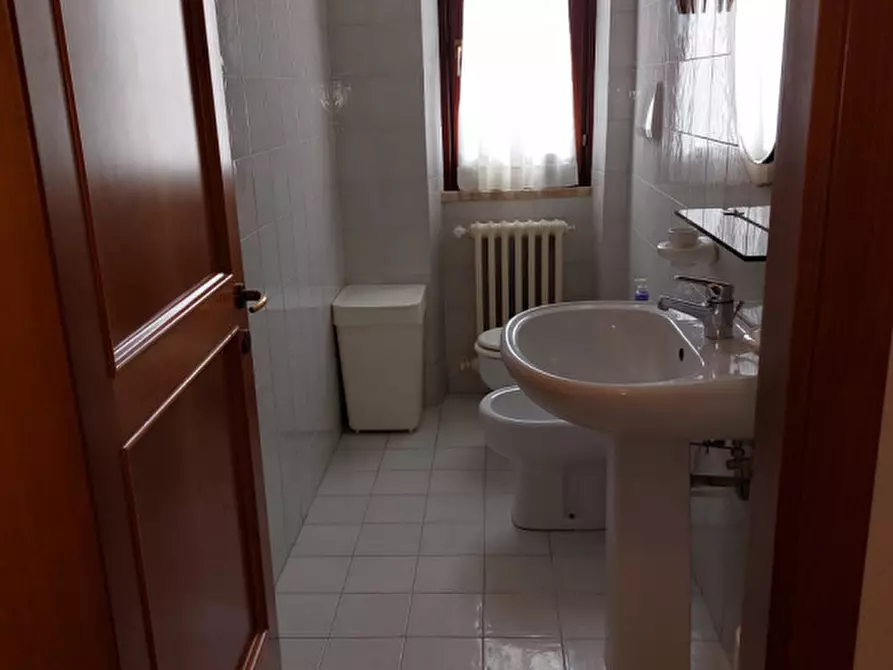 Immagine 5 di Casa trifamiliare in vendita  a Senigallia