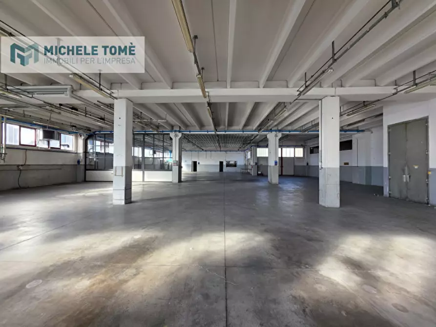 Immagine 22 di Capannone industriale in vendita  in via papa giovanni xxiii a Caprino Veronese