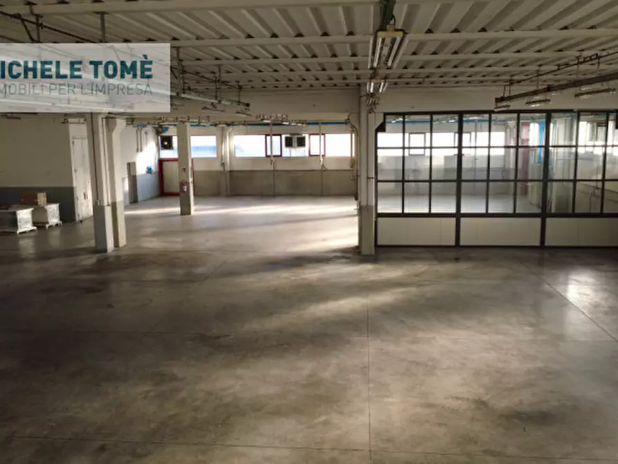 Immagine 7 di Capannone industriale in vendita  in via papa giovanni xxiii a Caprino Veronese