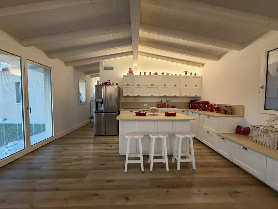 Immagine 2 di Casa indipendente in vendita  a Senigallia