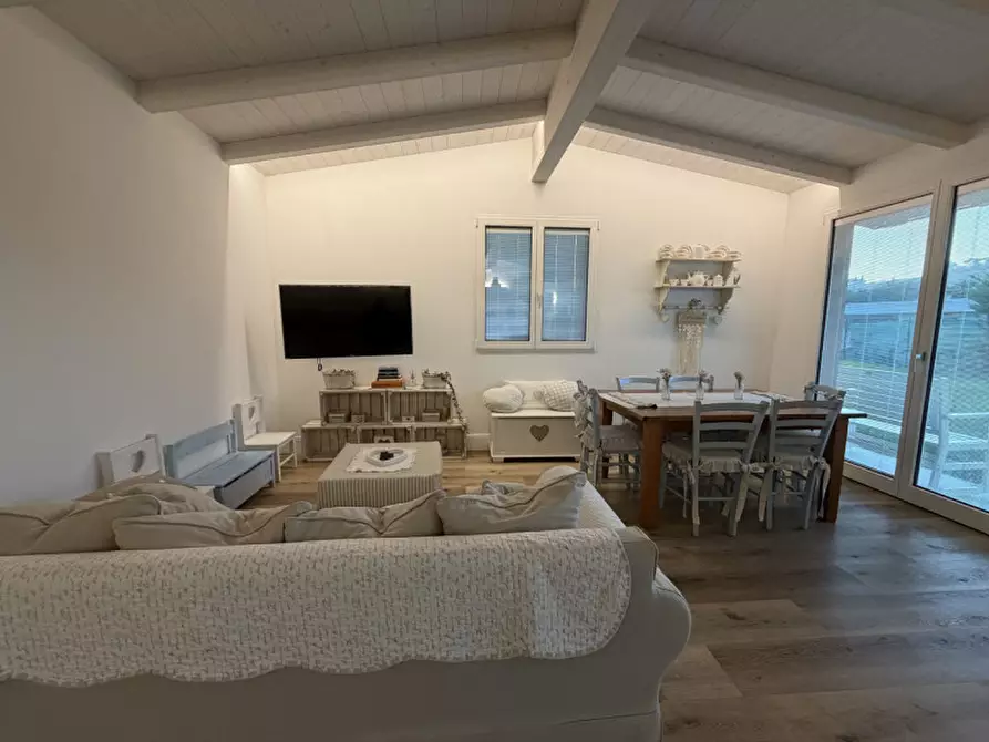 Immagine 3 di Casa indipendente in vendita  a Senigallia