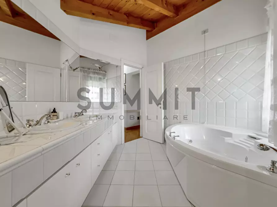 Immagine 25 di Casa bifamiliare in vendita  in schio santa croce a Schio