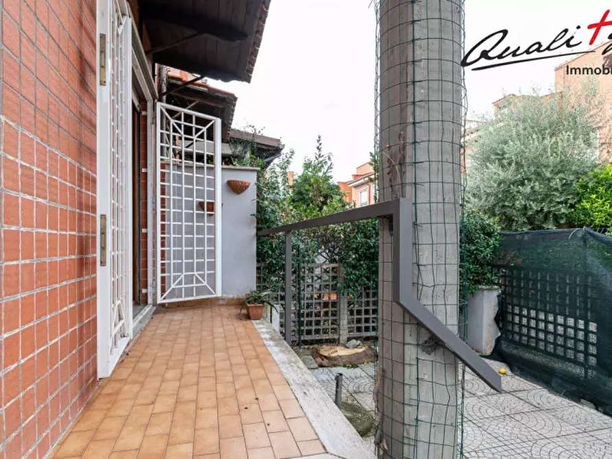 Immagine 16 di Villetta a schiera in vendita  in Via Franco Gentilini a Roma