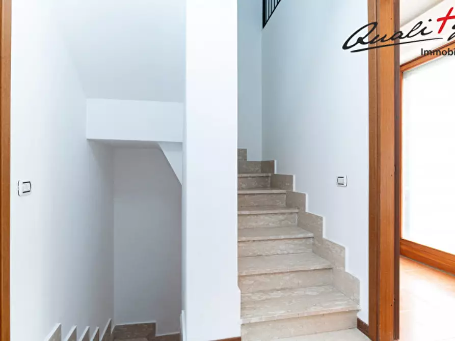 Immagine 30 di Villetta a schiera in vendita  in Via Franco Gentilini a Roma