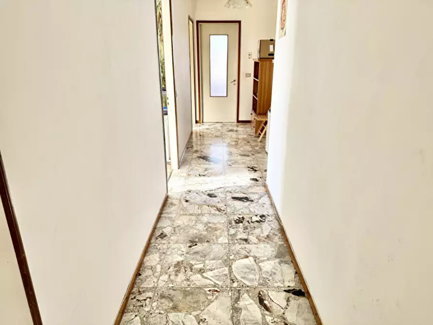 Immagine 8 di Appartamento in vendita  in Via Volturno a Parma