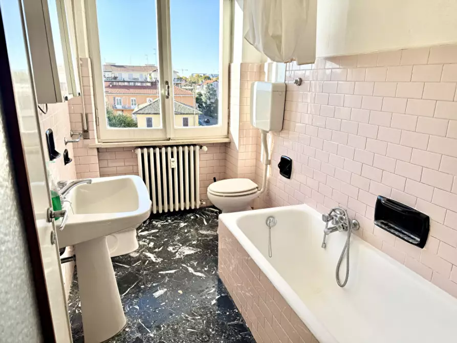 Immagine 21 di Appartamento in vendita  in Via Volturno a Parma