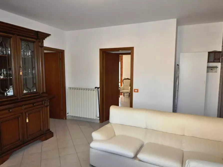 Immagine 3 di Appartamento in vendita  in Levane a Bucine