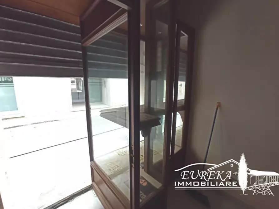 Immagine 3 di Negozio in vendita  in Via del Commercio a Panicale