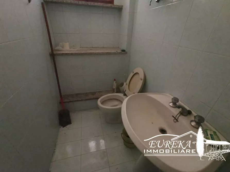 Immagine 8 di Negozio in vendita  in Via del Commercio a Panicale