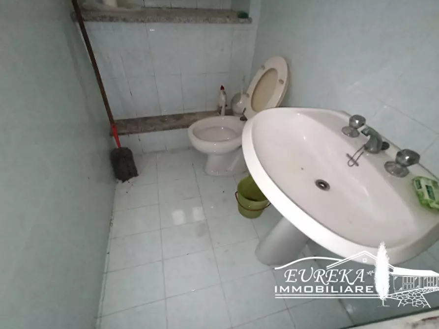 Immagine 9 di Negozio in vendita  in Via del Commercio a Panicale