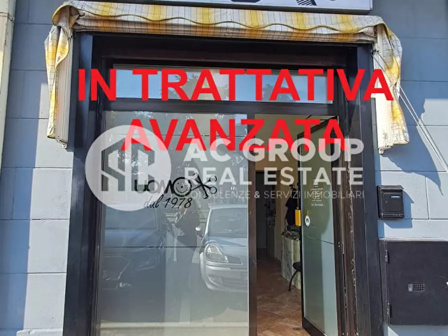 Immagine 1 di Negozio in vendita  in P.zza Achille Grandi a Solaro