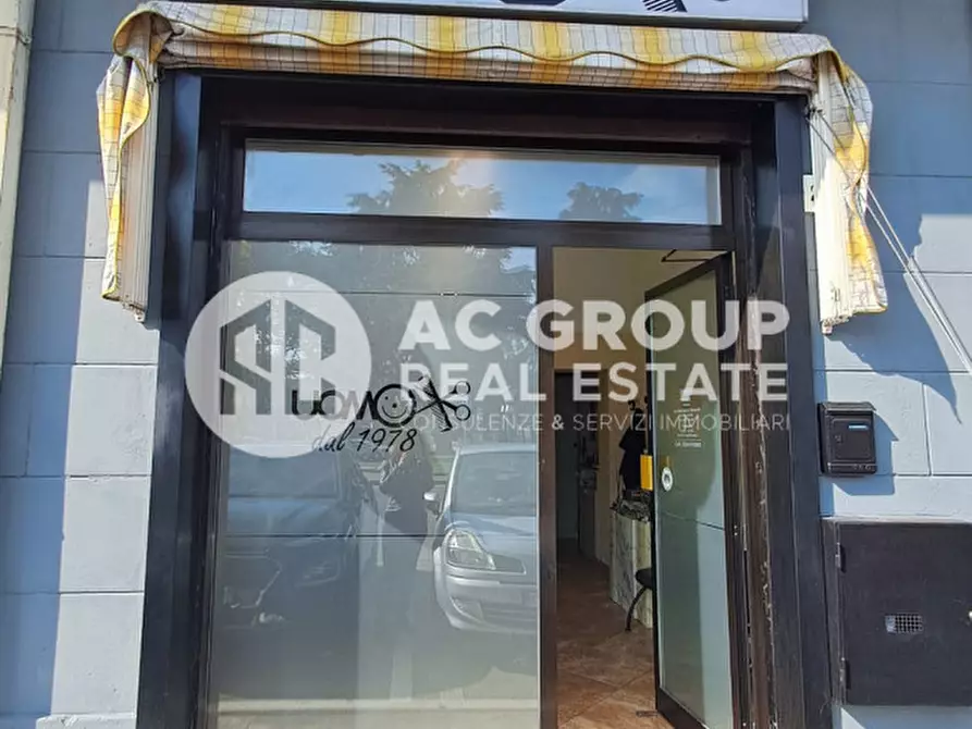 Immagine 1 di Negozio in vendita  in P.zza Achille Grandi a Solaro