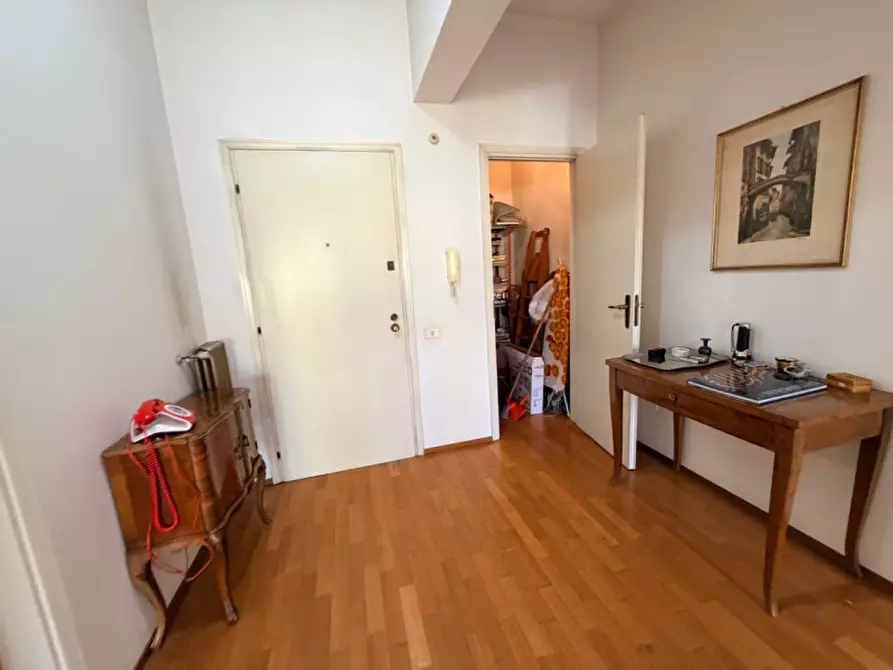 Immagine 13 di Appartamento in vendita  a Senigallia