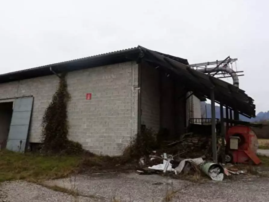 Immagine 4 di Capannone industriale in vendita  in Via Nave, 1 a Borgo Valbelluna