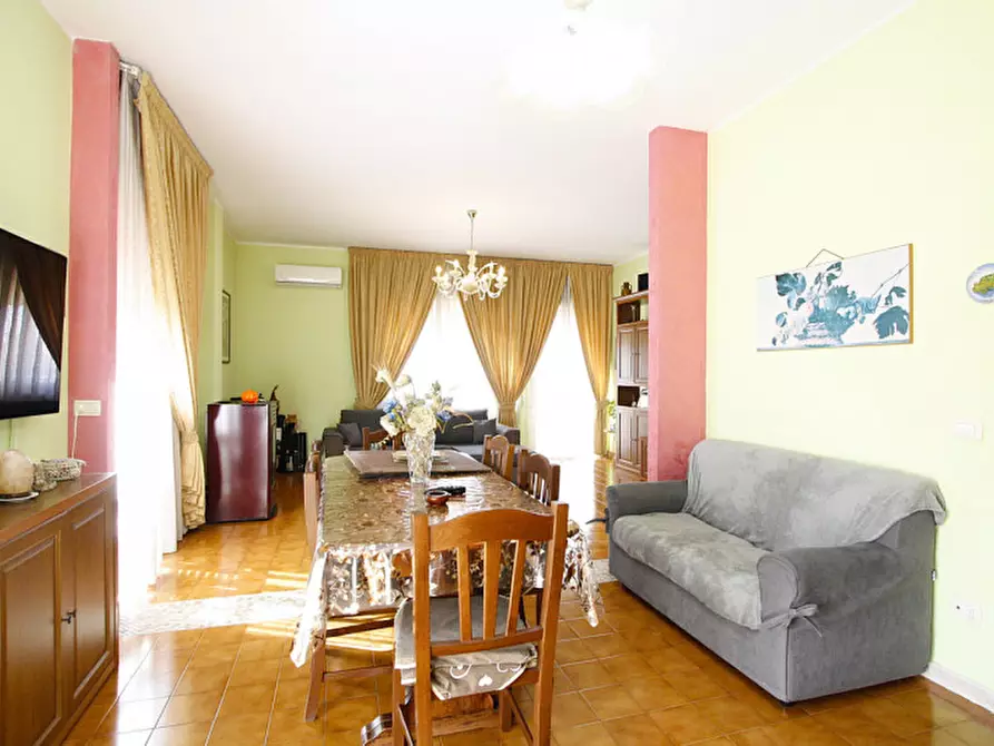 Immagine 3 di Appartamento in vendita  in Viale Italia a Matino