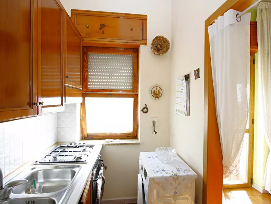 Immagine 8 di Appartamento in vendita  in Viale Italia a Matino