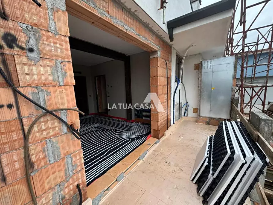 Immagine 1 di Appartamento in vendita  a Villafranca Di Verona