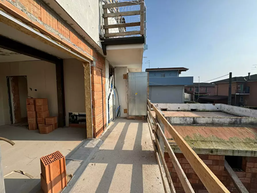 Immagine 5 di Appartamento in vendita  a Villafranca Di Verona