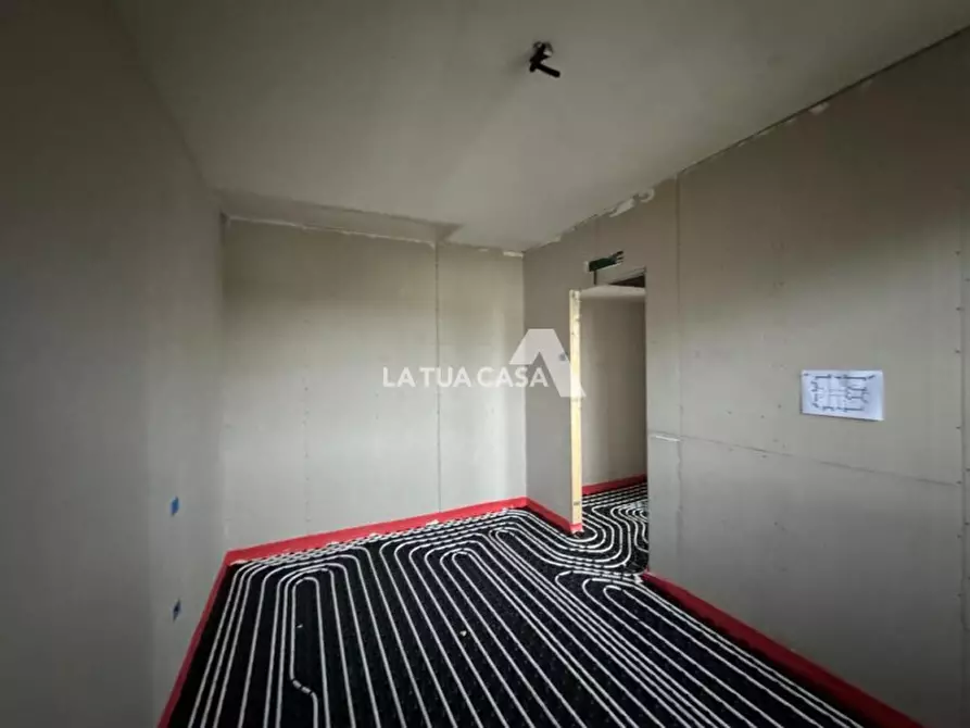 Immagine 9 di Appartamento in vendita  a Villafranca Di Verona