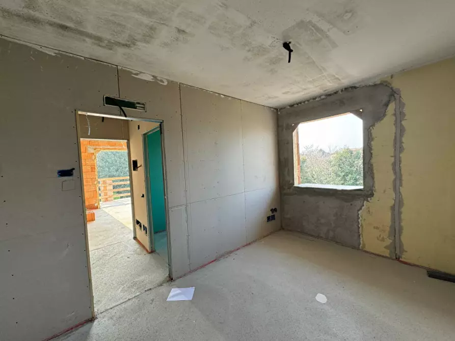 Immagine 10 di Appartamento in vendita  a Villafranca Di Verona