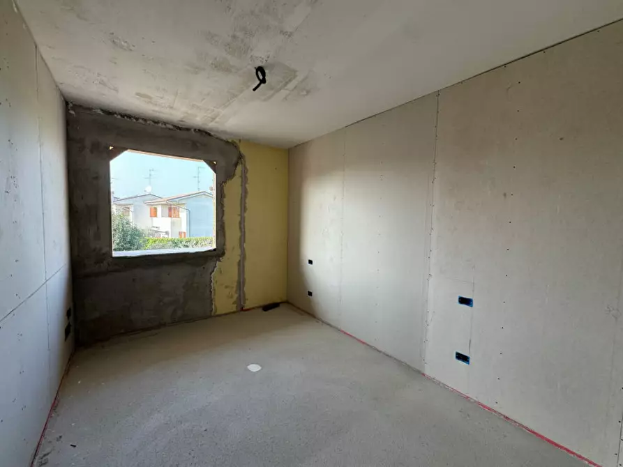 Immagine 11 di Appartamento in vendita  a Villafranca Di Verona