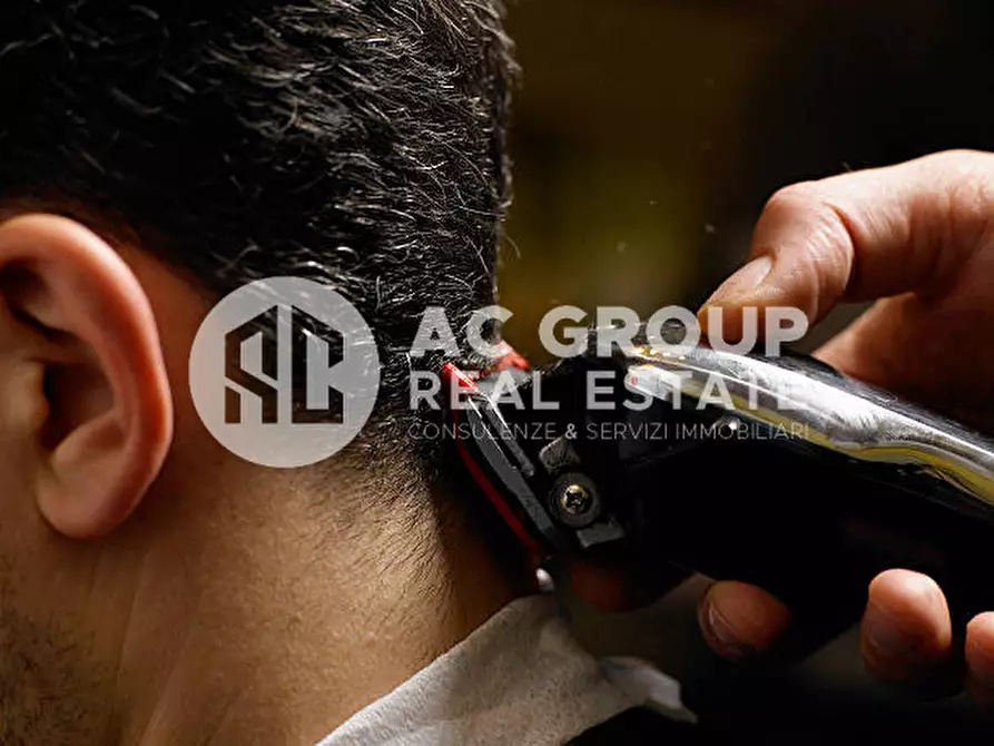 Immagine 5 di Attività commerciale in vendita  in Piazza Achille Grandi a Solaro