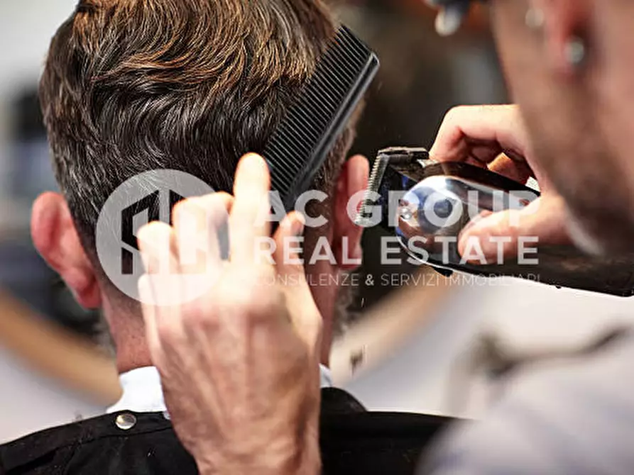 Immagine 6 di Attività commerciale in vendita  in Piazza Achille Grandi a Solaro