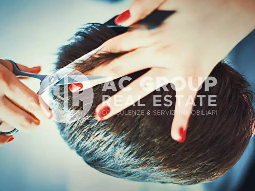 Immagine 8 di Attività commerciale in vendita  in Piazza Achille Grandi a Solaro