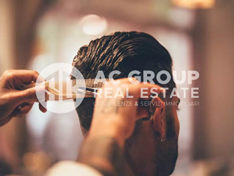 Immagine 9 di Attività commerciale in vendita  in Piazza Achille Grandi a Solaro