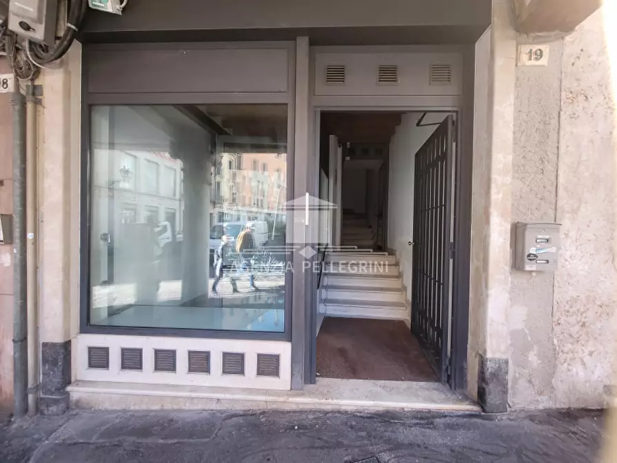 Immagine 4 di Negozio in vendita  in PIAZZA DELLE ERBE a Vicenza
